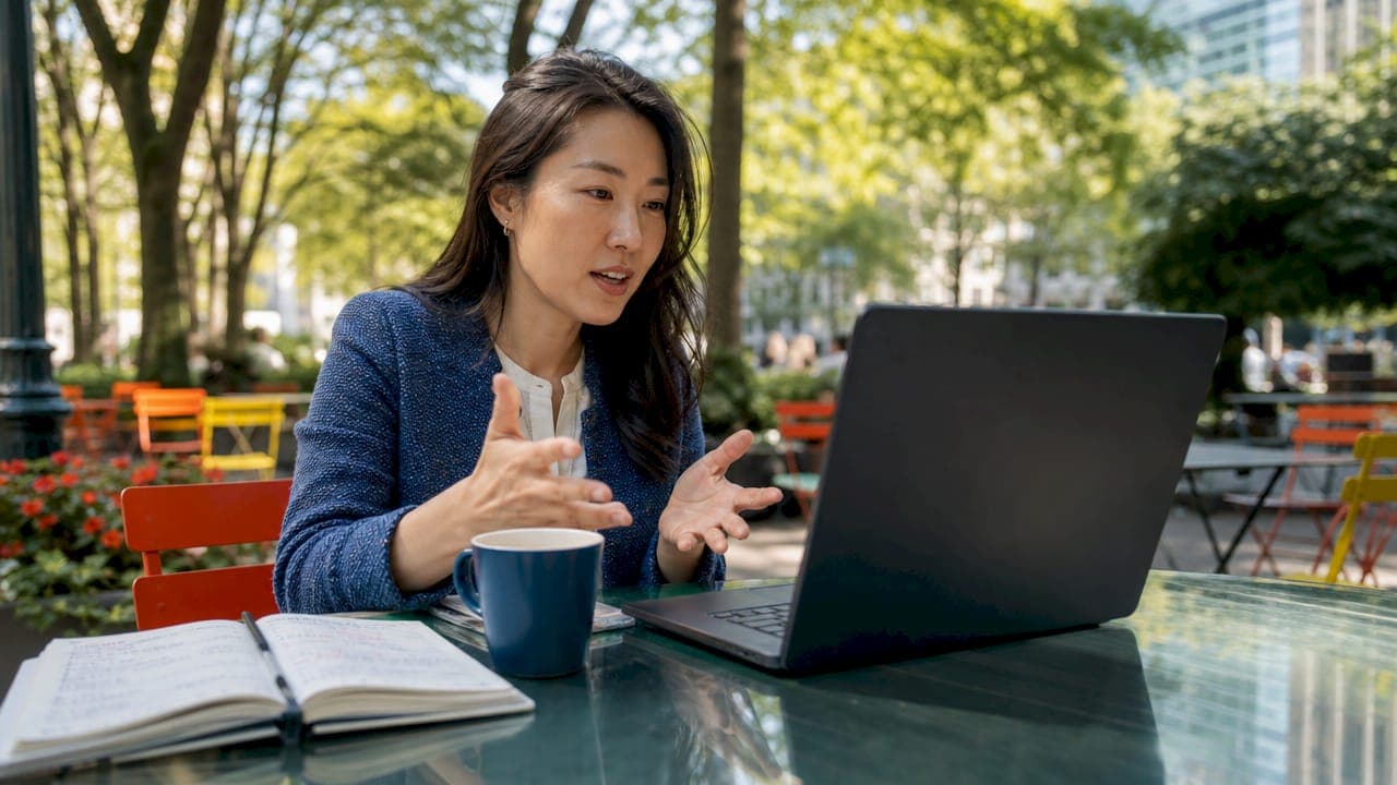 Centralize Company Updates with an AI Feed in 2026